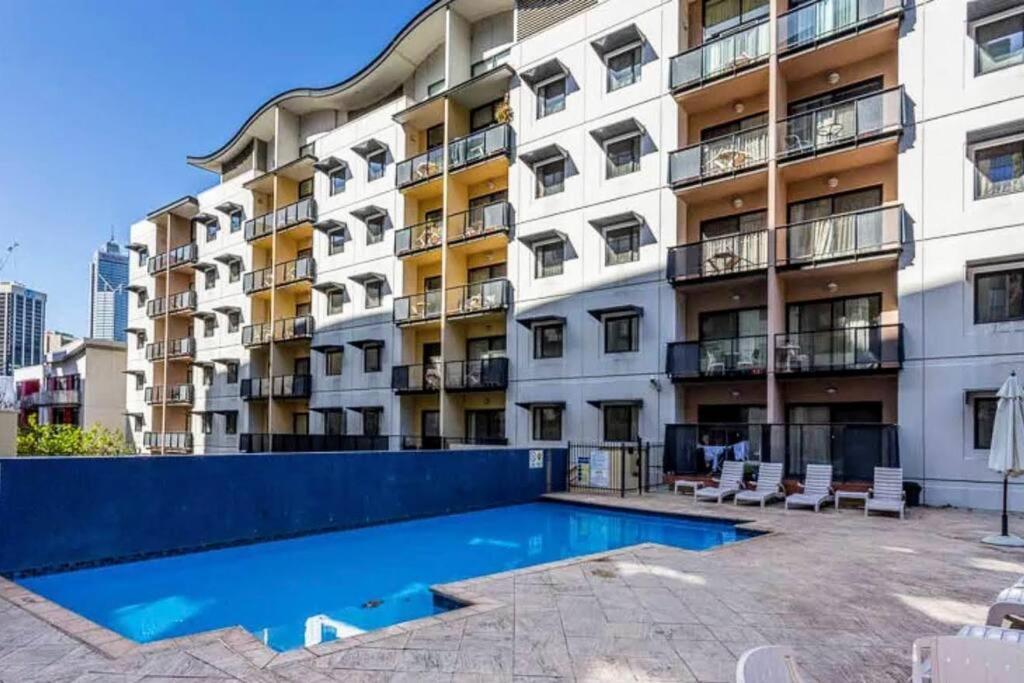 City & Lakeside With Free Parking, Pool And 10 Mins Walk Into The City Perth Ngoại thất bức ảnh